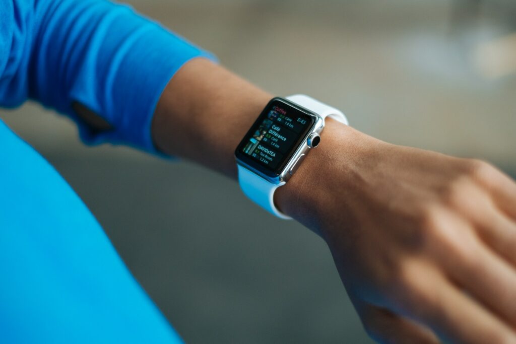Wearables, Tracker und Fitnessarmbänder,