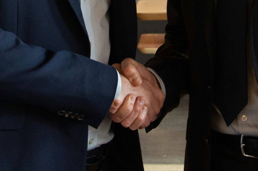 Ein kräftiger Handshake